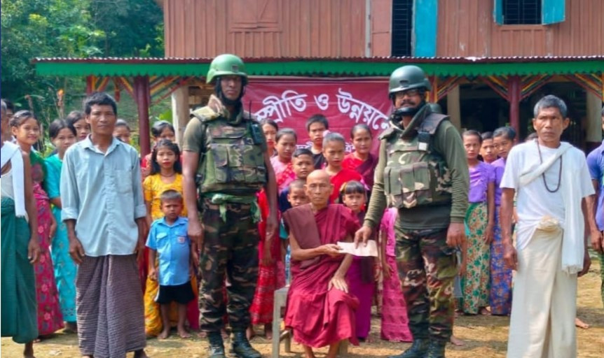 বাংলাদেশ সেনাবাহিনীর সহযোগিতায় বৌদ্ধ ধর্মাবলম্বীদের শান্তিপূর্ণভাবে 'শুভ প্রবারণা পূর্ণিমা' উৎসব পালন